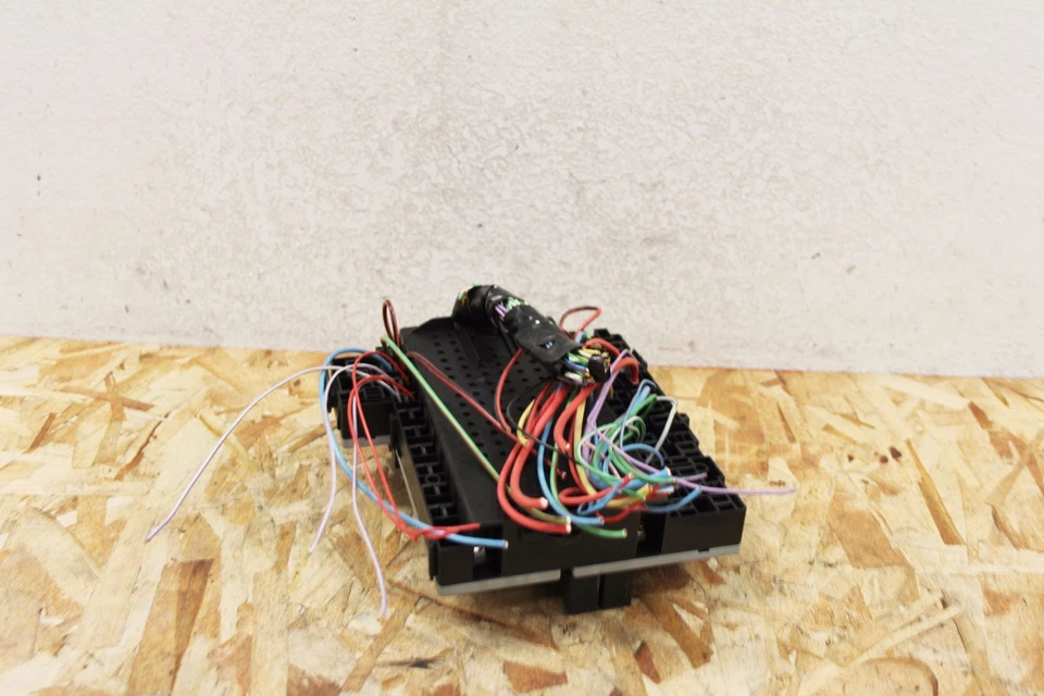 L08166 2001-2004 Volvo V70 электрический предохранитель реле коробка предохранителей панель OEM  - Изображение 3 из 4