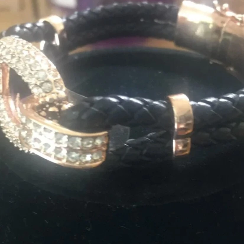 Brazalete Joan Boyce Cristal Pavé Bellamente Trenzado Cuero Cordón con Caja de Regalo Nuevo en Caja Foto 3 de 4