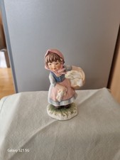 Porzellan Figur Goebel Mädchen mit Wäschekorb