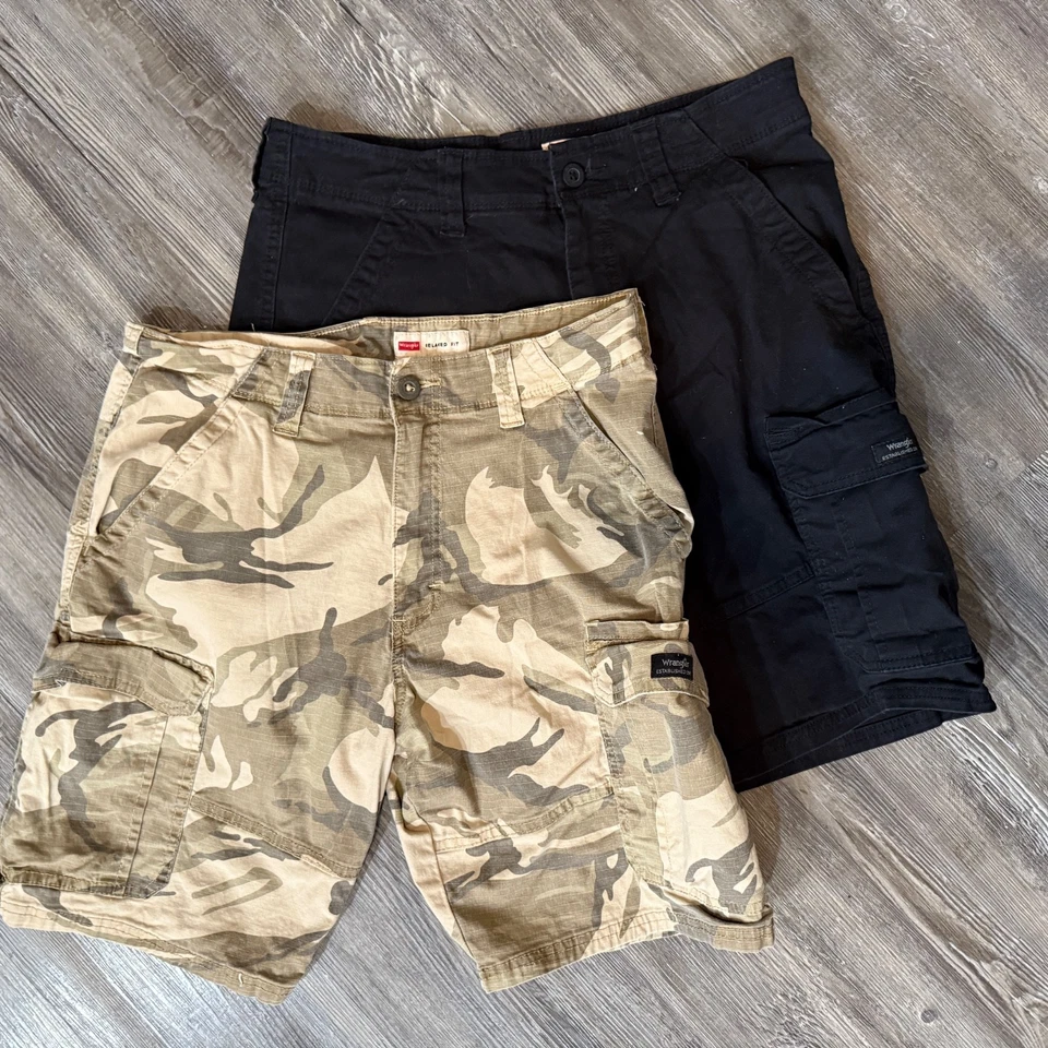 ~ 32 码 ~ 批量 2 件装男式牧马人休闲版型短裤 1 黑色和 1 迷彩 — 第 2/4 张图片