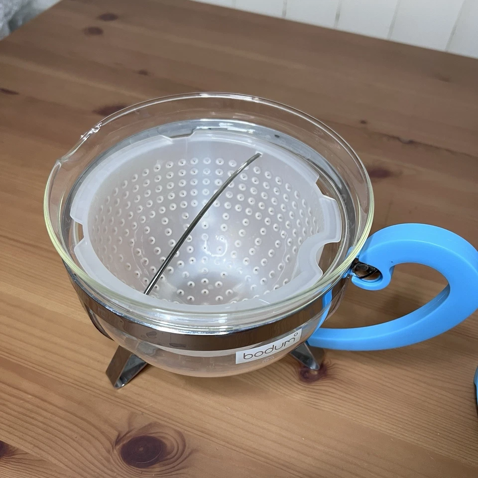 Tetera de vidrio BODUM con infusor CHAMBORD azul nunca usada Foto 3 de 4