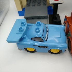 LEGO DUPLO 5828 Big Bentley Disney Pixar Cars 2 Set Lightning McQueen Mater Finn