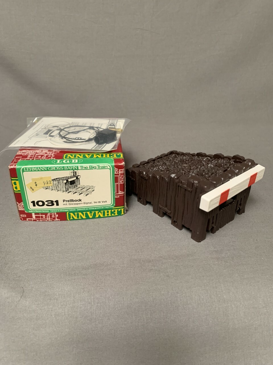 LGB 1031(Stop) & 5050 (Light Post w/base) eBay