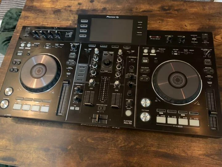 Pioneer XDJ-RX All-in-One DJ System Standalone Controller 2