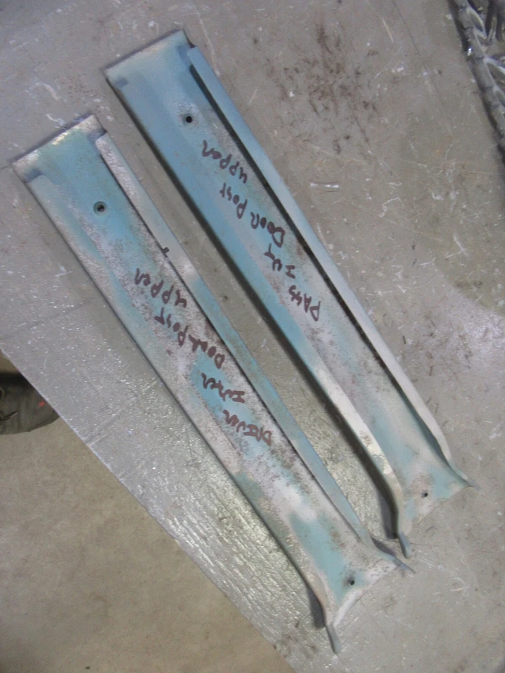 Ford Galaxie 500 1962 sedán de 4 puertas interior puerta central pilar adorno par de molduras Foto 2 de 2