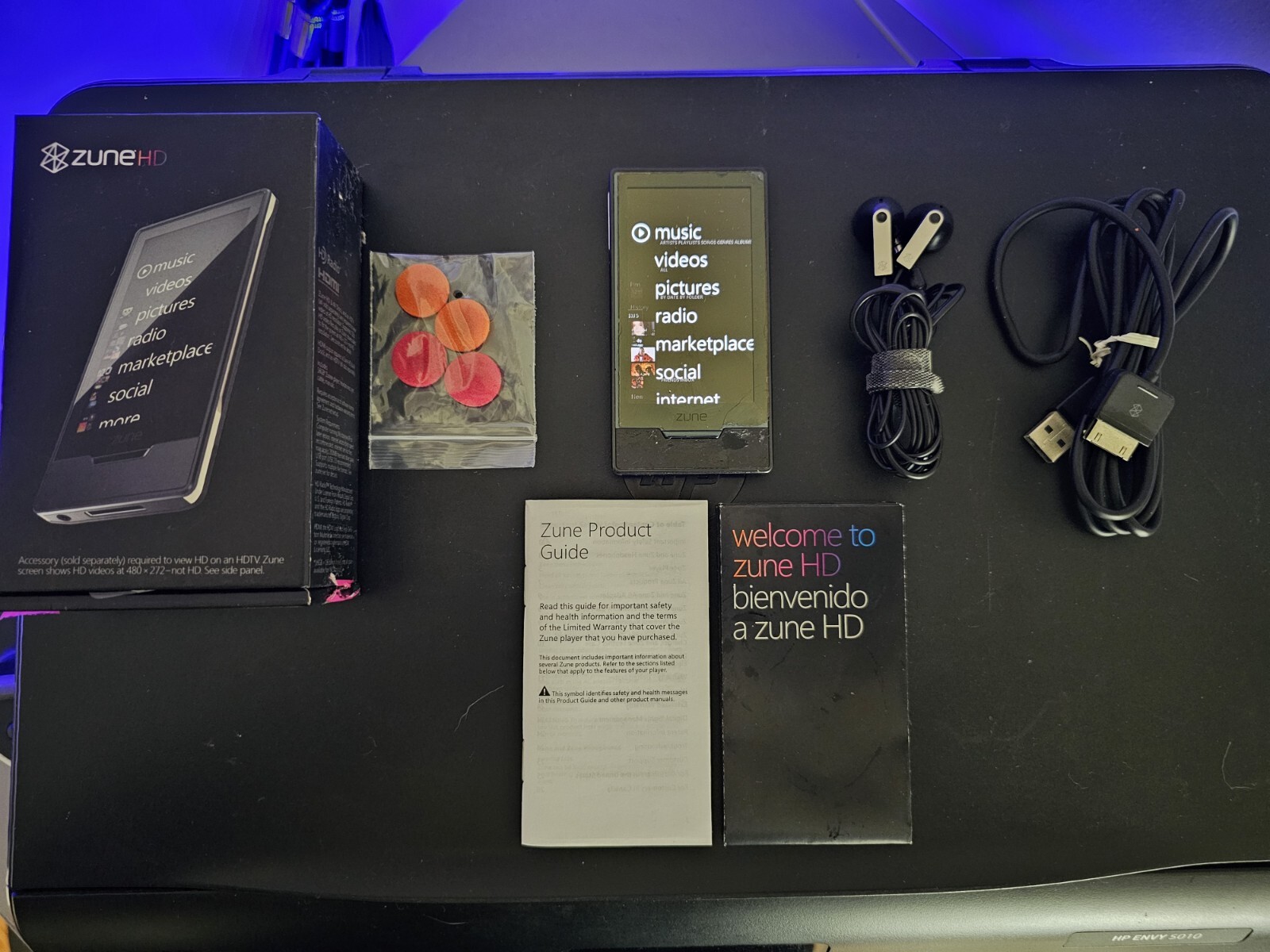 16 Gb Model Complete In Box