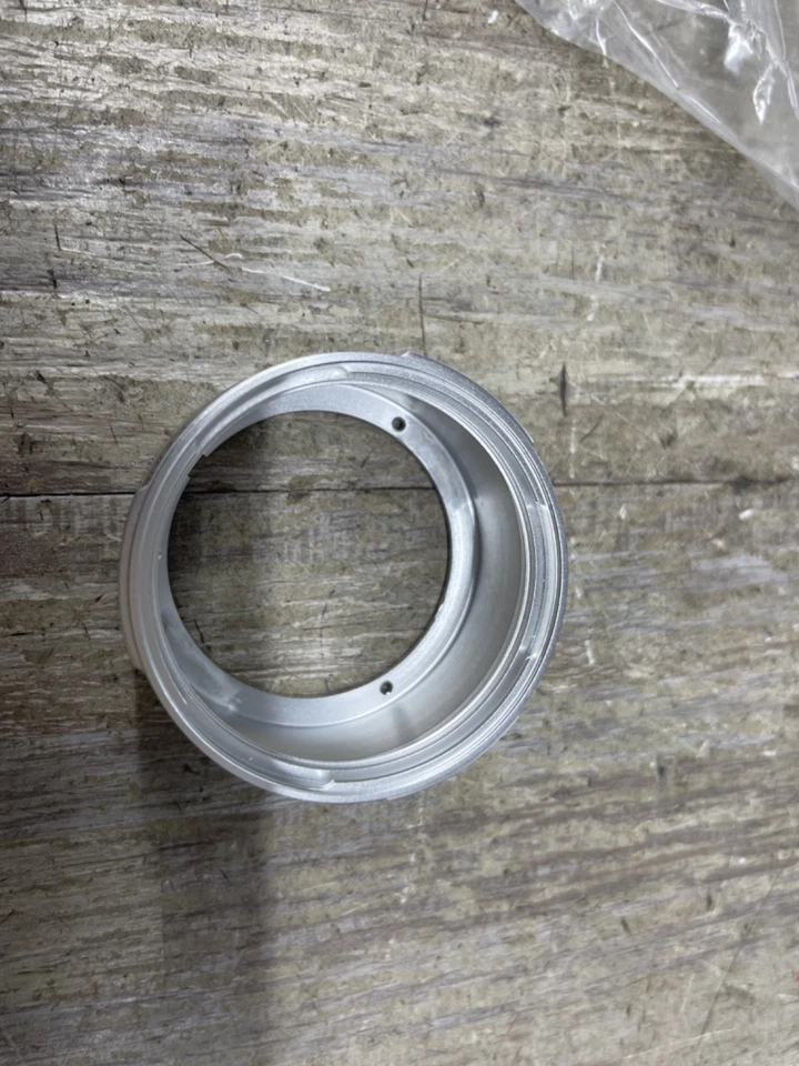 HASSELBLAD CHROME  ZEISS SONNAR 150 MM F/4 C FRONT BARREL & APWERTURE RING ASSEM - Image 2 of 4