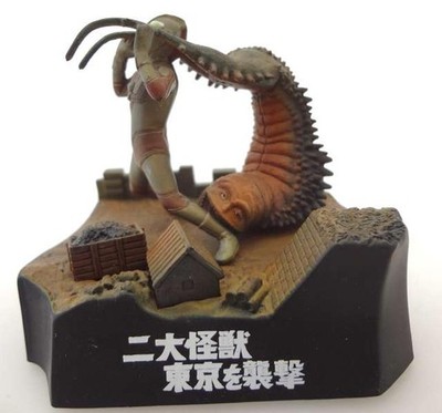 BANDAI Two big monsters attack Tokyo: Return of Ultraman vs Twin Tails From
