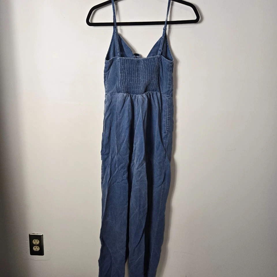 Old Navy Size XS Sleeveless Tie-Front Tencel Lyocell Chambray Jumpsuit - Image 4 of 4