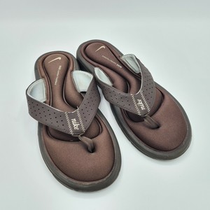 nike comfort flip flops size 8