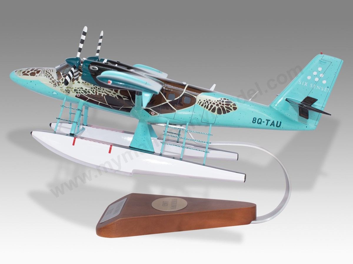 De Havilland DHC-6-300 Twin Otter Trans Maldivian Airways Desk