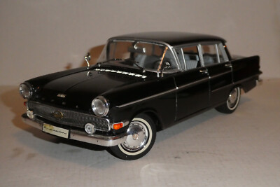 REVELL 1961 OPEL KAPITÄN HYDRAMATIC SCHWARZ  TOP VON 2008