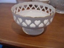 Lenox Rose Bowl Gold Trimmed Heart Lattice Pattern
