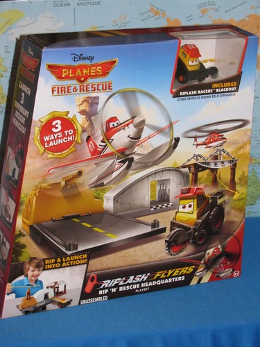 DISNEY PLANES RIPLASH FLYERS RIP N RESCUE HEADQUARTERS PLAY SET ***BRAND NEW*** - Picture 10 of 12
