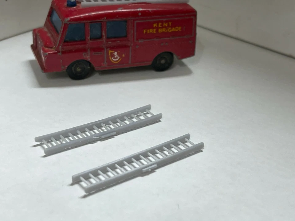 LESNEY MATCHBOX LAND ROVER FIRE TRUCK NO.57, LADDER. (TRUCK NOT INCLUDED) - Image 4 of 4