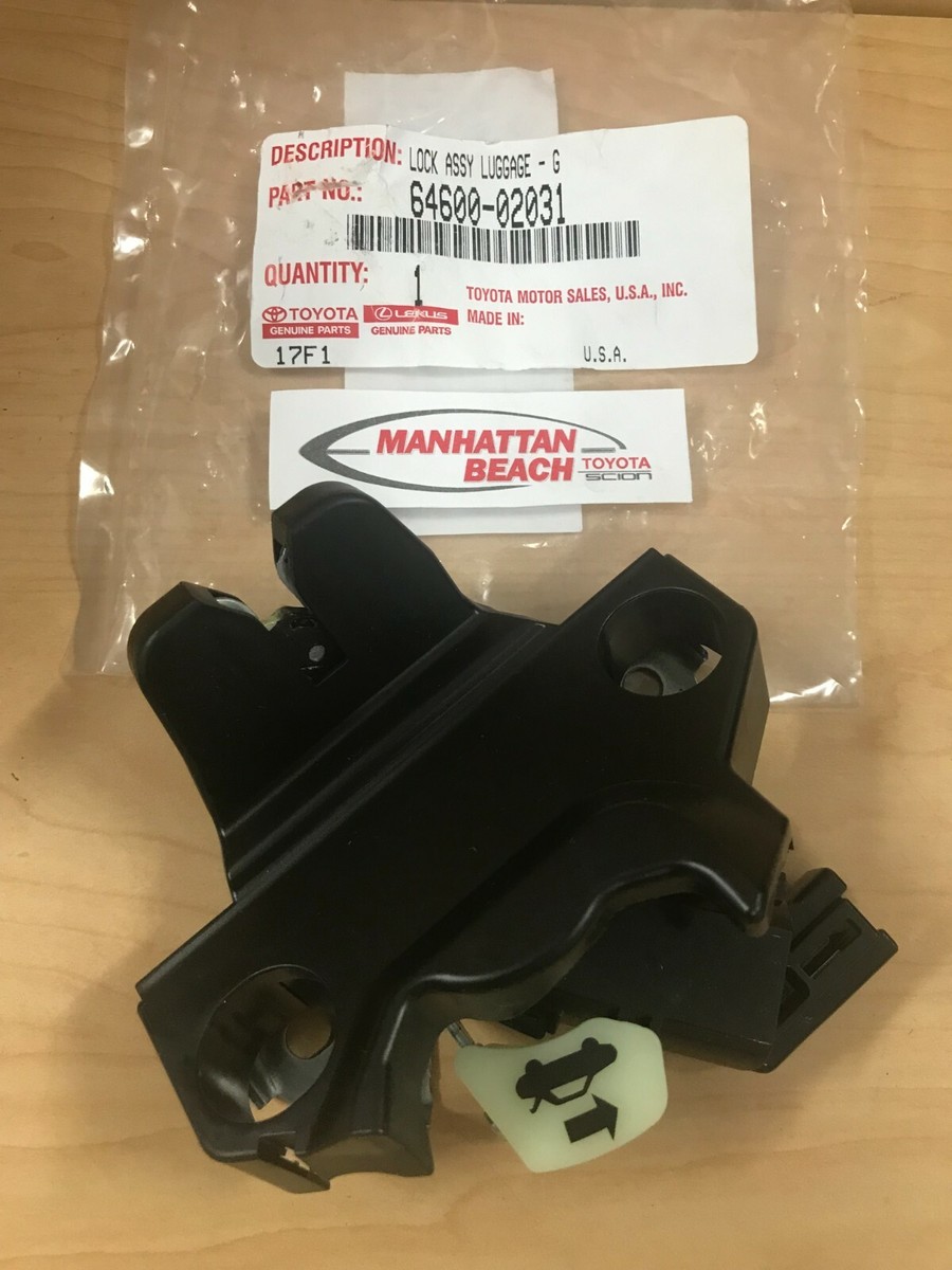 14-19 COROLLA TRUNK LOCK LATCH 64600-02031 WITH POWER GENUINE