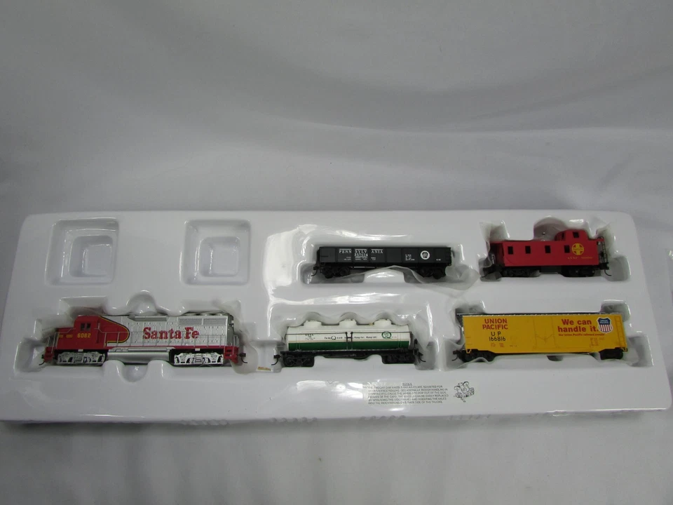 RARE Menards Exclusive Bachmann Thunderhawk Electric Train Ho-Scale Starter- NEW - Image 4 of 4