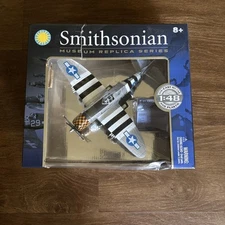 Smithsonian Museum Replica Series - P-47 Thunderbolt - 1:48 Scale