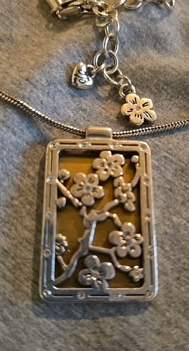 Brighton Flower Pendant Necklace Silver Tone RETIRED - Picture 4 of 10