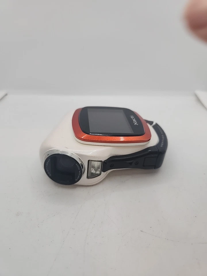 Sanyo Xacti CA6 digital Movie camera  (photo & video) 5x zoom, weather proof - Image 2 of 4