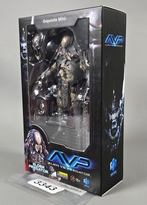 Hiya Toys AvP ELDER PREDATOR (with Cape) Alien vs. Predator 1:18
