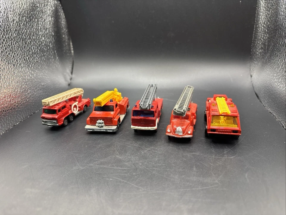 Camiones de bomberos vintage con escaleras Matchbox, Tomica varias marcas juego de 5 Foto 2 de 4