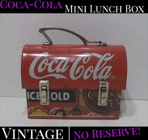 ✨VINTAGE✨ Coca-Cola 2003 Tin Lunch Box with Handle Coke Collectible