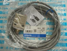 ONE Omron NEW D4C-3202 General Purpose Roller Type Limit Switch New