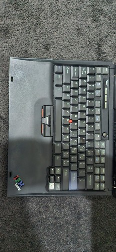 Used & Untested IBM ThinkPad R30 FOR PARTS OR REPAIR. - Picture 5 of 12