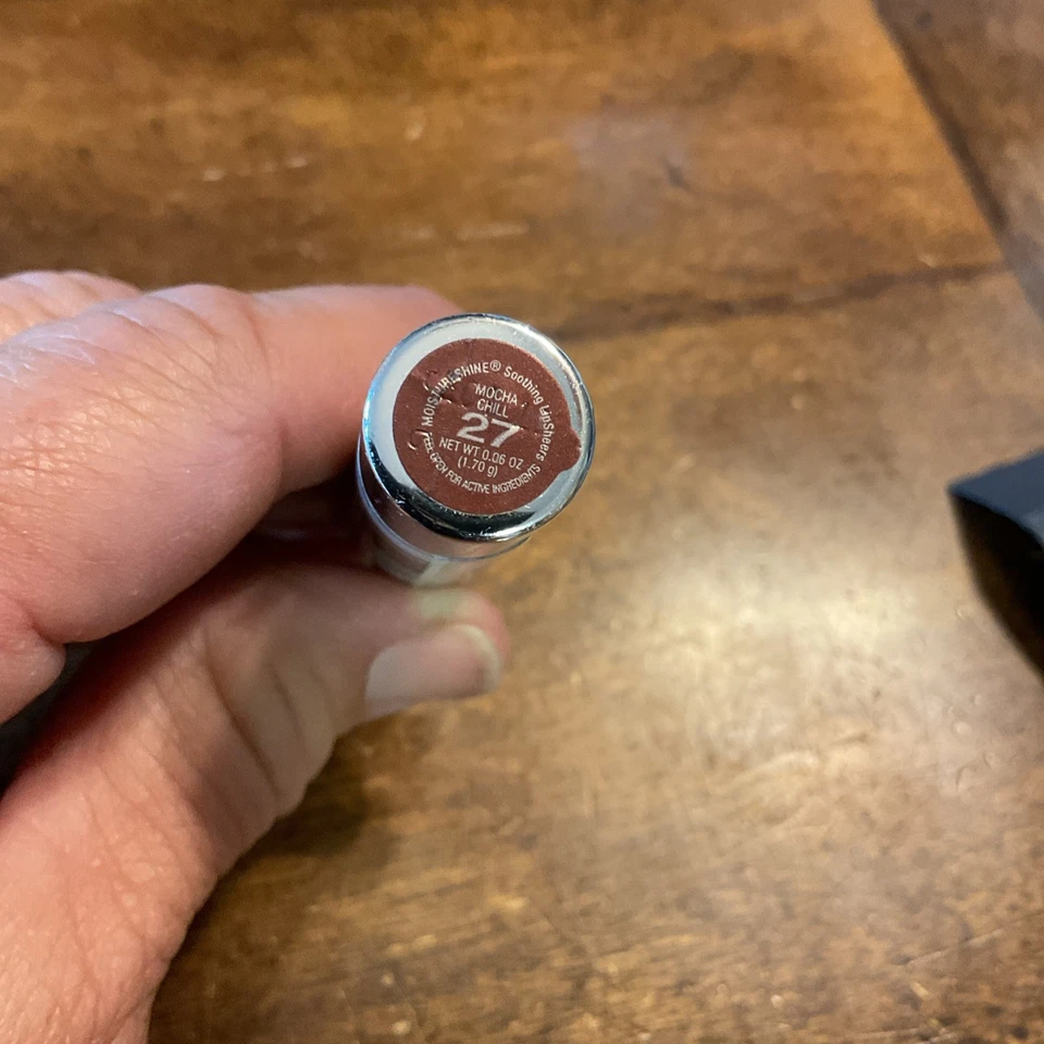 NEUTROGENA MOISTURESHINE LIP SOOTHING Lipsheers Mocha Chill 27 New Sealed - Image 2 of 2