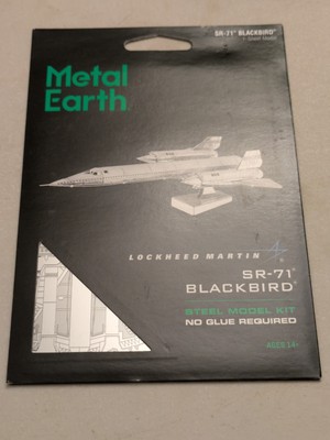 Fascinations Metal Earth SR-71 Blackbird Plane 3D Laser Cut Steel Model Kit