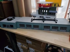SERVICE GARAGE 6 BAY S SCALE BUILDING/DIORAMA