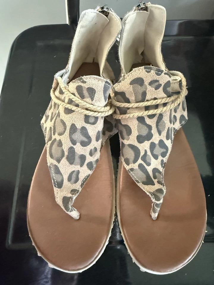 Chanclas estilo retro grueso con estampado de guepardo talla 7,5 Foto 2 de 2