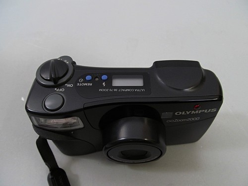 Olympus Infinity Zoom 2000 AF 35mm Film Camera Point & Shoot Tested and Working - Picture 3 of 10