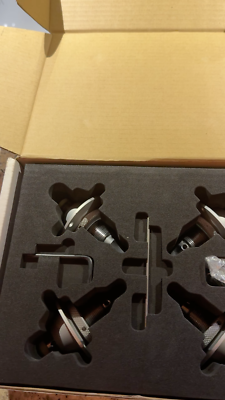 B&W800 Series Diamond スパイクフットキット B&W800 Series Diamond スパイクフットキット