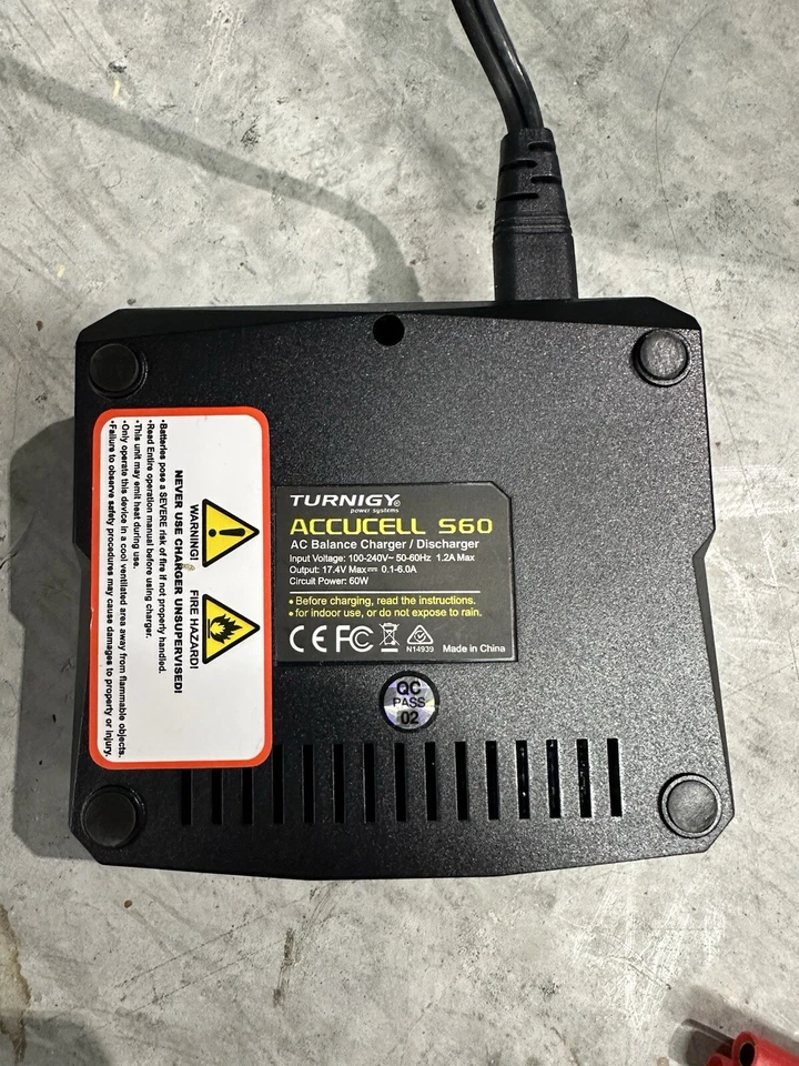 Turnigy Accucell S60 交流电充电器 — 第 3/4 张图片