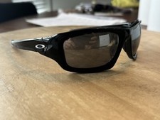 Oakley Valve Men's Rectangular Sunglasses - OO9236-01 Black/Gray 20