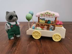 sylvanian families toy wagon