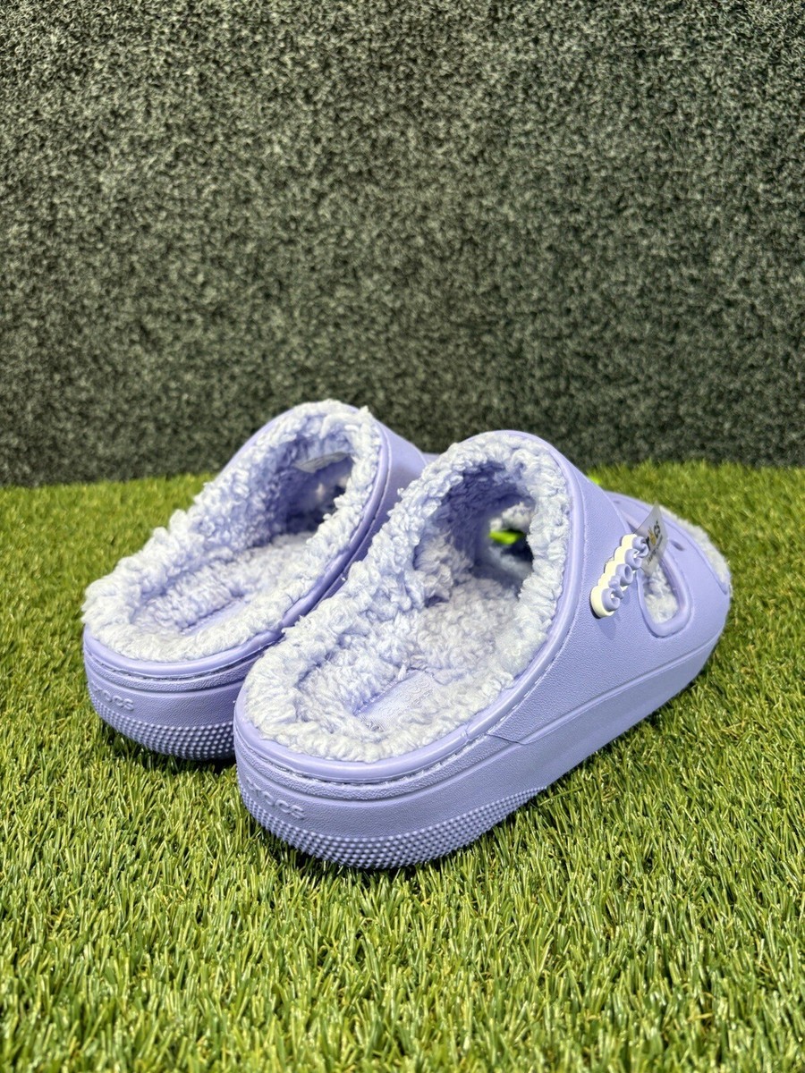 Crocs Classic Women's Size 6 US Cozzzy Sandals Purple Warm Crocs Classic Women's Size 6 US Cozzzy Sandals Purple Warm