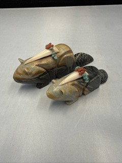 Vintage Hand Carved Zuni Fetish Unsigned Beaver Pair W/ Teeth
