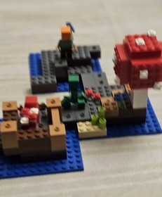 LEGO Minecraft Lot 21123 Iron Golem + 21129 Mushroom Island Mostly Complete