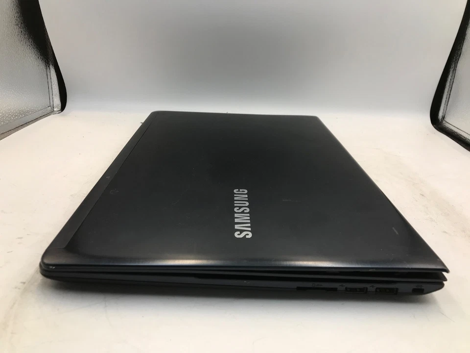 Samsung 470R Intel Core i7-3537U 2.0GHz 15" Laptop - BROKEN HINGE/BAD KB -MZ - Image 3 of 4