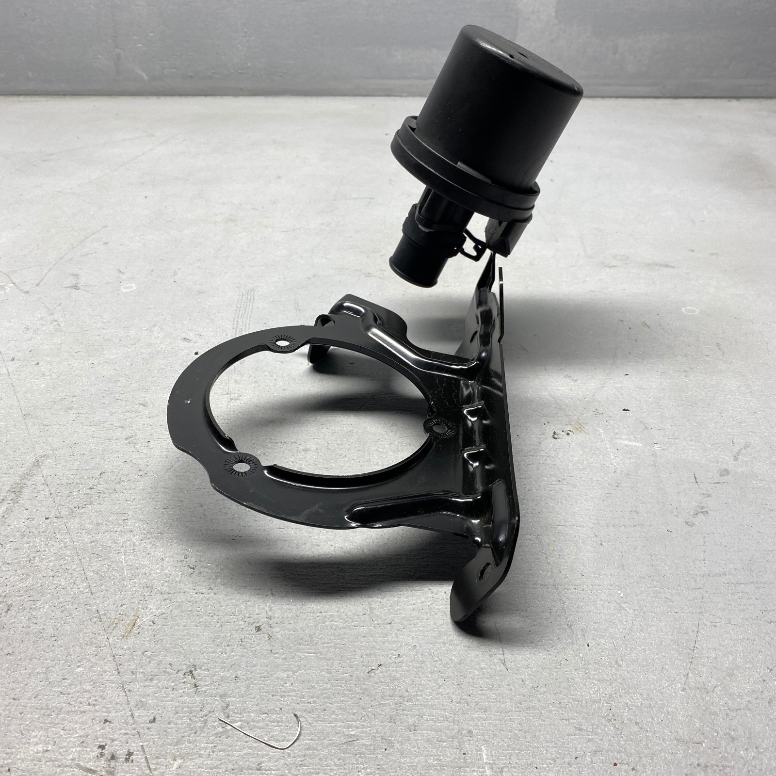 2018 Lamborghini Huracan Secondary Air Pump W/ Bracket 420906321