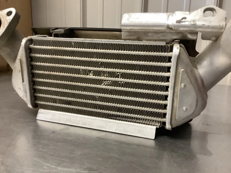 1997-2002 Mazda Millennia 2.3L Turbo Intercooler Frontal - Imagem 3 de 4