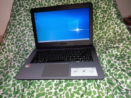 Asus Vivobook Max 4gb RAM 500 HDD Windows 10