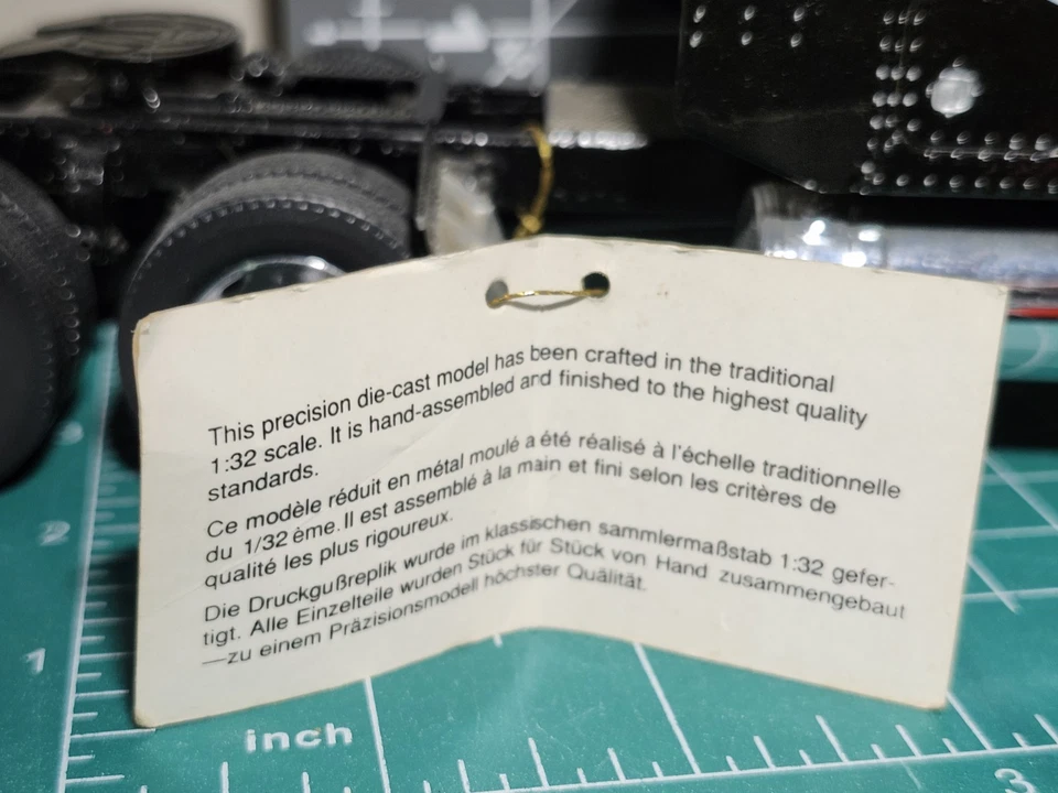 1/32 Scale Peterbilt 379 Cab Tractor Franklin Mint Model Damaged *FOR PARTS* - Image 3 of 4