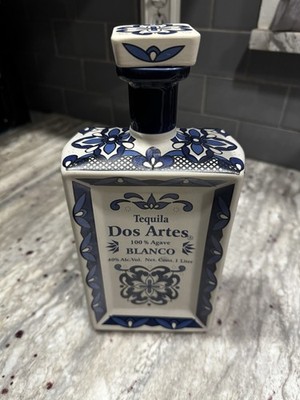 Dos Artes Anejo Ceramic Bottle 1 Liter