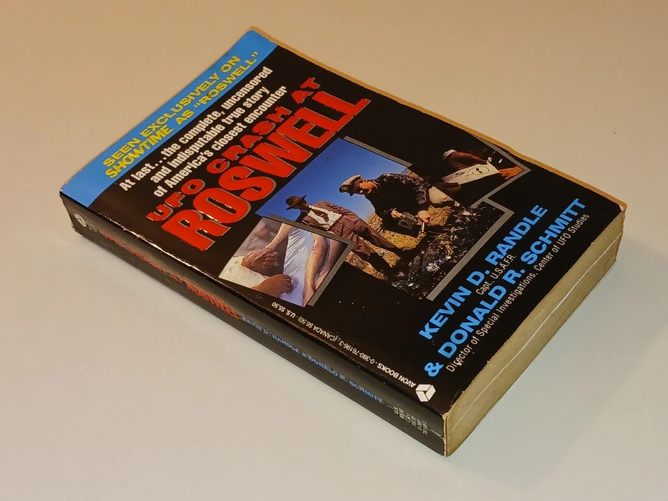 UFO Crash At Roswell 76196 Avon 1991 10-9 Kevin Randle Donald Schmitt Alien VGC - Image 4 of 4