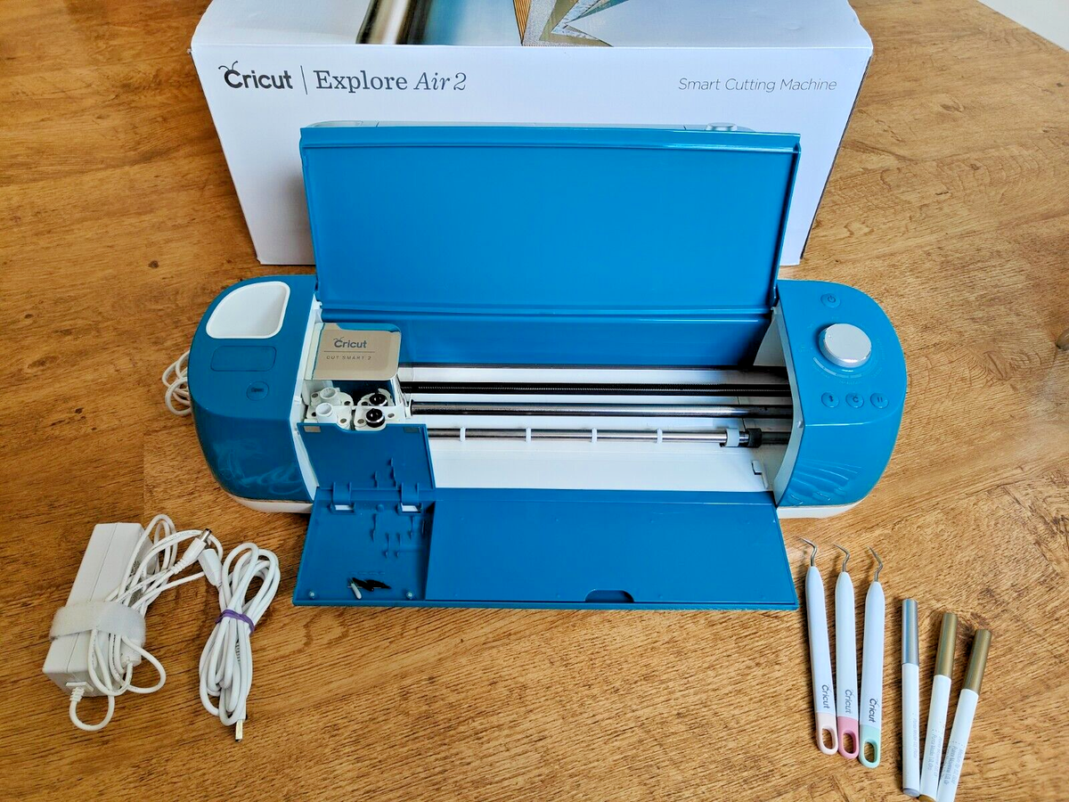 Cricut Explore Air digital cutting machine Peacock Blue - Main Image