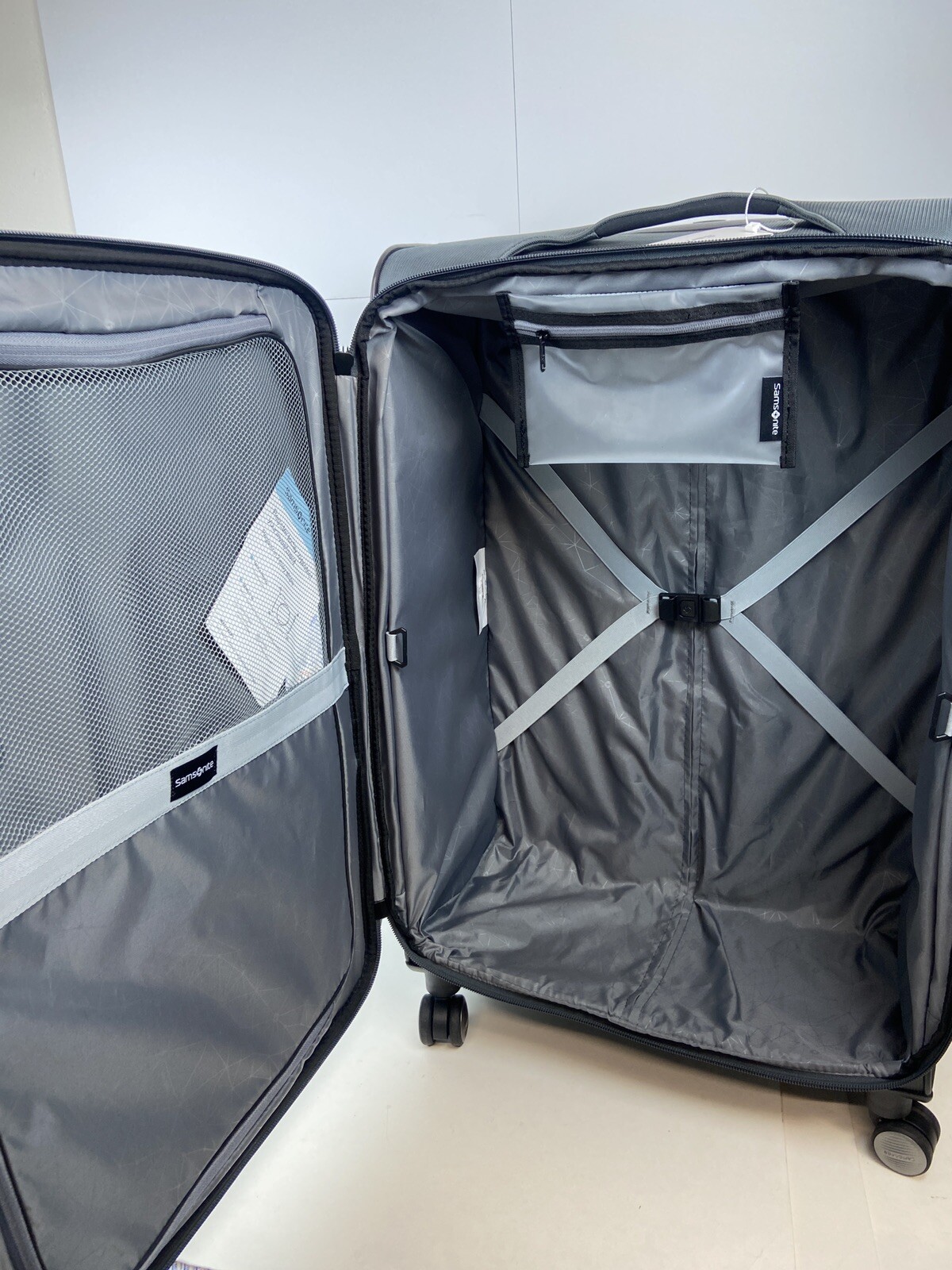 Samsonite X-Tralight 3.0 29&rdquo; Large Expandable Spinner Suitcase Luggage